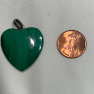 🔥Vintage Faux malachite heart pendant 🔥5 for $25🔥